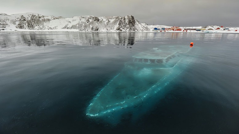 Sunken-Yacht-Antarctica